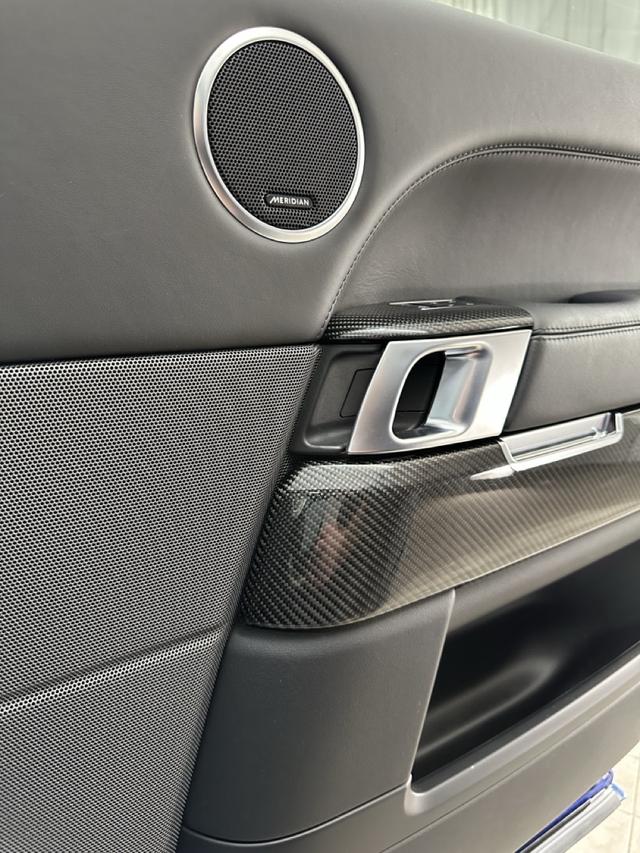 Range Rover SVR Carbon