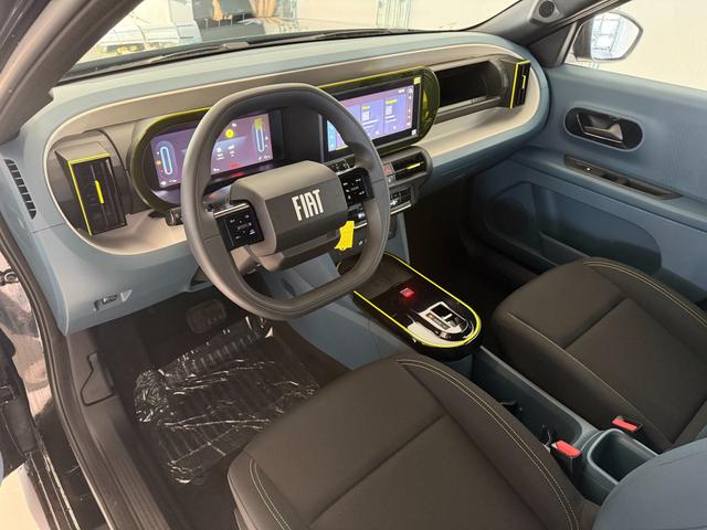 Fiat Grande Panda Icon Schwarz