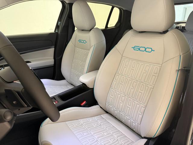 Fiat 600 La Prima Cinema Schwarz