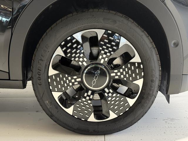 Fiat 600 La Prima Cinema Schwarz