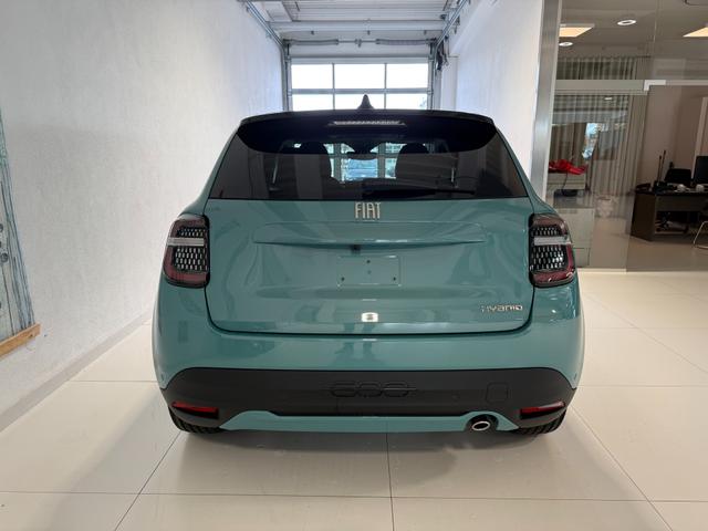 Fiat 600 La Prima Aqua Blau