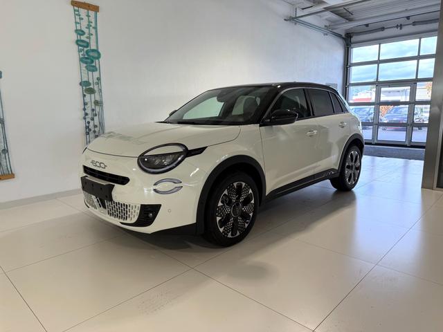 Fiat 600 - La Prima Hybrid 1.2 T3 107 kW (145 PS) DCT Klimaautomatik, Massagesitz, Sitzheizung, elektrisch verstellbarer Fahrersitz, Radio, DAB, Apple CarPlay, Android Auto, Navigationssystem, 18 Zoll Leichtmetallfelgen, uvm.