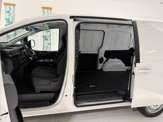Hyundai Staria Kastenwagen 3 Sitzer