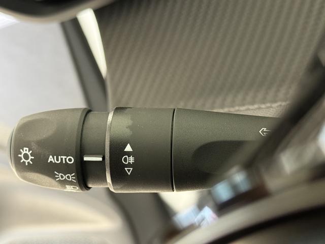 Peugeot 208 Allure Okenit