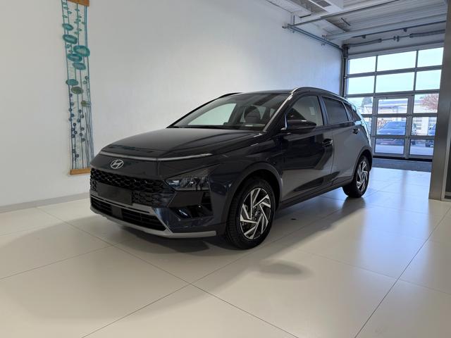 Hyundai BAYON - GO+ 1.0 T-GDI DCT 74 kW (101 PS) Toter-Winkel-Assistent, Induktive Ladestation, Comfort-Paket, Lenkradheizung, Sitzheizung, DAB, Android Auto, Apple CarPlay, Navigationssystem, LED-Scheinwerfer, Einparkhilfe, R&uuml;ckfahrkamera, uvm.