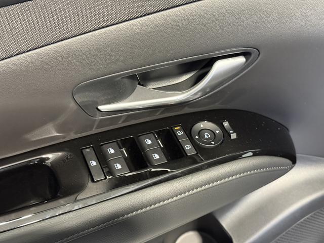 Hyundai GO Plus Shimmering Silver