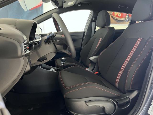 i20 Innenraum MT, Beispielbilder, teilweise mit Sonderausstattung