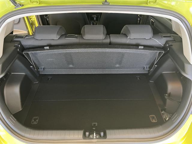 i20 Innenraum, Beispielbilder, teilweise mit Sonderausstattung