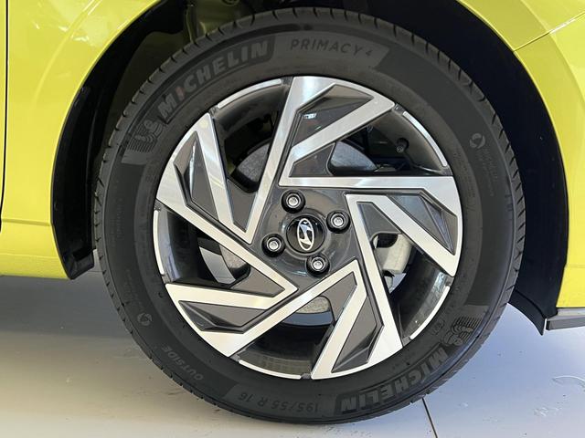 i20 Innenraum, Beispielbilder, teilweise mit Sonderausstattung