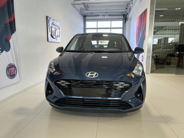 i10 GO Plus Vibrant Blue Vorlauf, Beispielbilder, ggf. teilweise mit Sonderausstattung