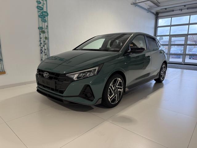 Hyundai i20 - N Line 1.0 T-GDI DCT 73 kW (100 PS) Induktionsladestation, Toter-Winkel-Assis. Lenkradheizung, Sitzheizung, Klimaautomatik, Android Auto, Apple CarPlay, Navigationssystem, Virtual Cockpit, Einparkhilfe v + h, R&uuml;ckfahrkamera, 17 Zoll Leichtmetallfelgen, uvm.