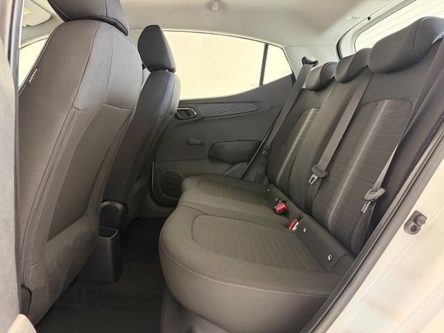 Hyundai i10 Go Atlas White