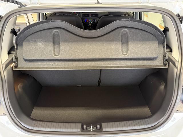 Hyundai i10 Go Atlas White