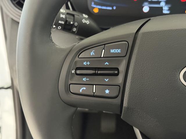 Hyundai i10 Go Atlas White