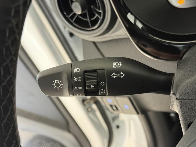 Hyundai i10 Go Atlas White