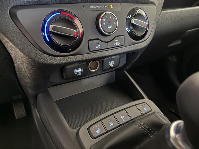 Hyundai i10 Go Atlas White