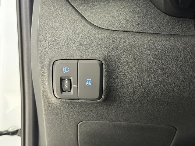 Hyundai i10 Go Atlas White