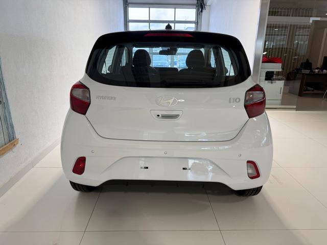 Hyundai i10 Go Atlas White