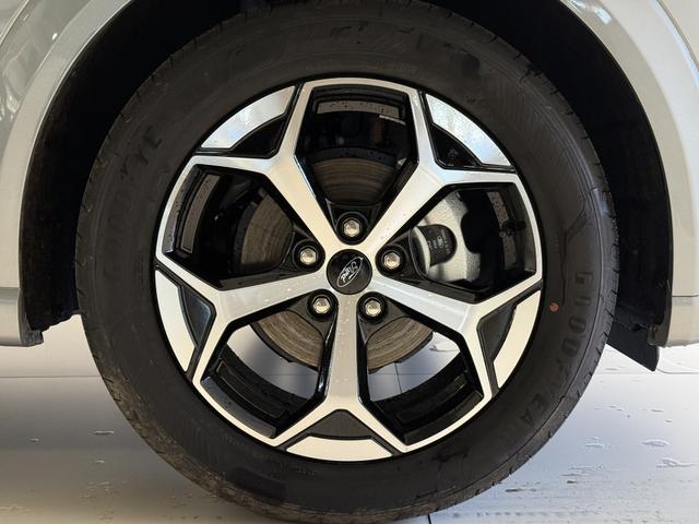 Ford Puma ST-Line Solar Silber Dach Schwarz