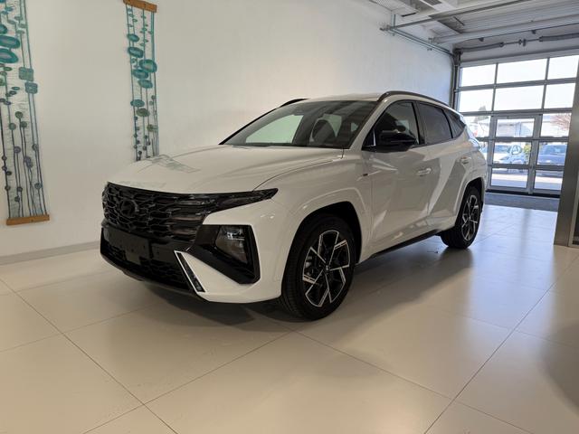 Hyundai TUCSON - N Line 1.6 T-GDI Hybrid 4WD AT 176kW / 239PS 2-Zonen-Klimaautomatik, Sitzheizung, Lenkradheizung, Navigationssystem, DAB, Android Auto, Apple CarPlay, R&uuml;ckfahrkamera, Head-up Display, Krell Sound System, 19 Zoll Leichtmetallfelgen, uvm. Lagerfahrzeug