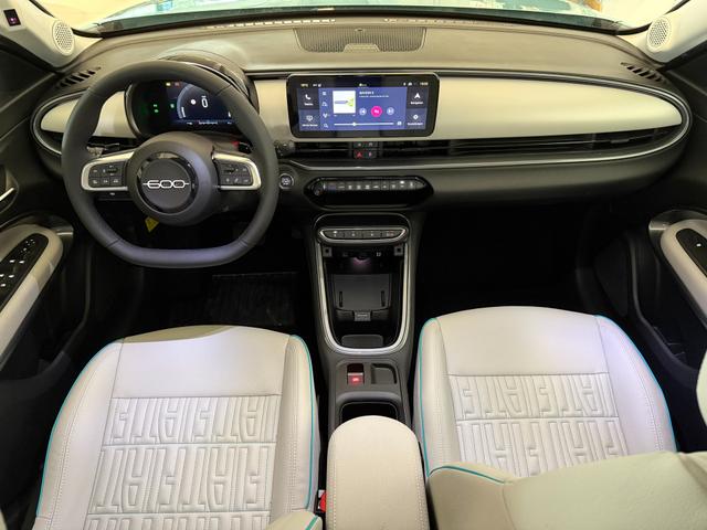 Fiat 600 La Prima Aqua Blau Bicolore