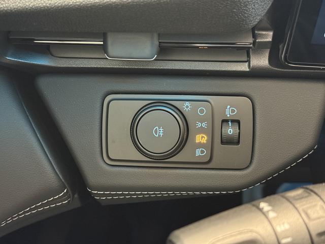 Ford Puma Titanium Frozen White