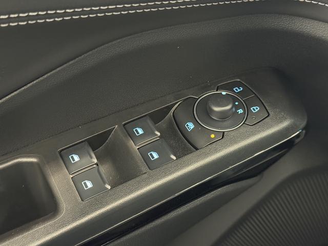 Ford Puma Titanium Frozen White