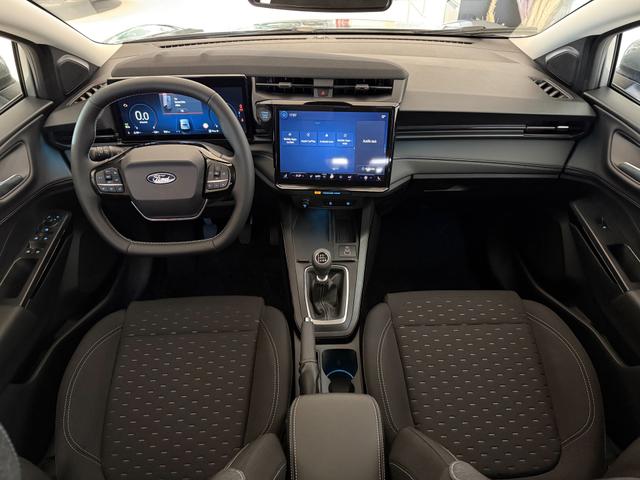 Ford Puma Titanium Solar Silber