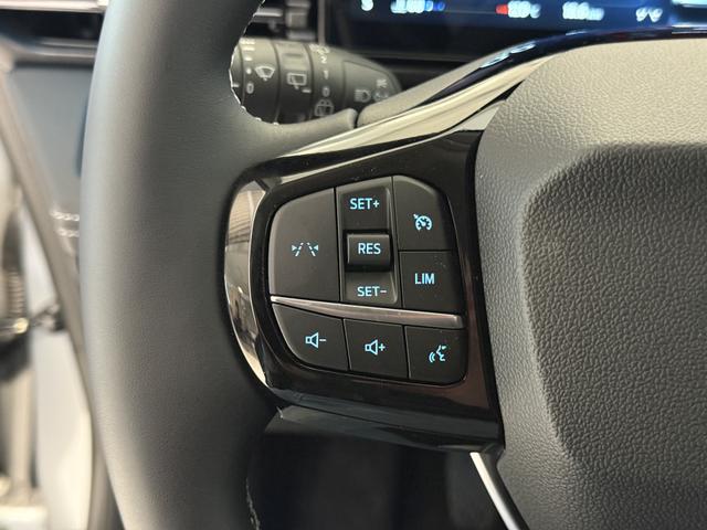 Ford Puma Titanium Solar Silber