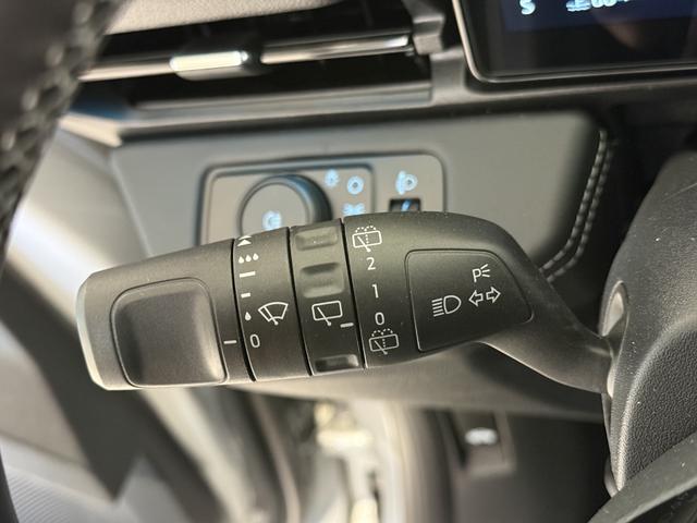 Ford Puma Titanium Solar Silber