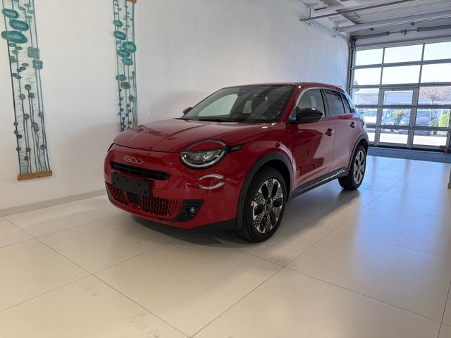 Fiat 600 - La Prima Hybrid 1.2 T3 81 kW (110 PS) Klimaautomatik, Massagesitz, Sitzheizung, elektrisch verstellbarer Fahrersitz, Radio, DAB, Apple CarPlay, Android Auto, Navigationssystem, 18 Zoll Leichtmetallfelgen, uvm.