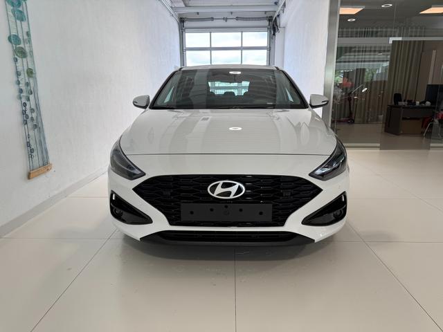 Hyundai i30 GO Serenity White