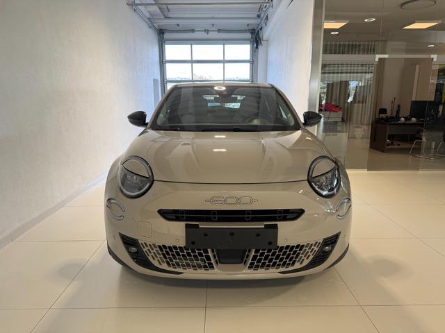 Fiat 600 Beige Vorlauf, Beispielbilder, ggf. teilweise mit Sonderausstattung