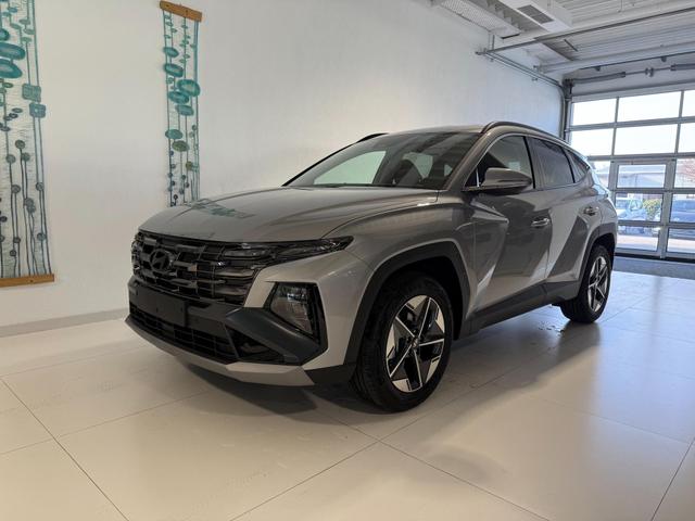 Hyundai TUCSON - GO 1.6 T-GDI 4WD DCT 132 kW (179 PS) 2-Zonen-Klimaautomatik, Sitzheizung, Lenkradheizung, Navigationssystem, DAB, Android Auto, Apple CarPlay, R&uuml;ckfahrkamera, Einparkhilfe vorne und hinten, 18 Zoll Leichtmetallfelgen, uvm.