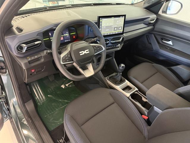 Dacia Bigster Zeder Gruen