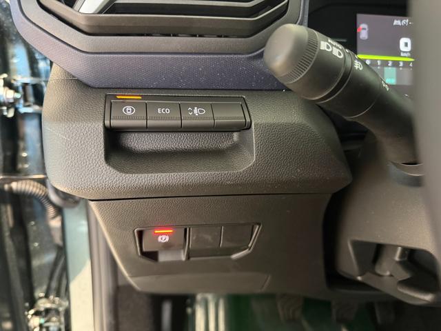 Dacia Bigster Zeder Gruen