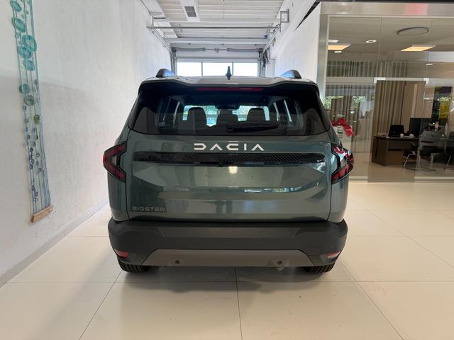 Dacia Bigster Zeder Gruen