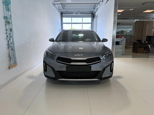 Kia XCEED Lunar Silver