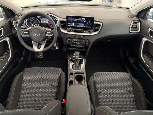 Kia XCEED Lunar Silver
