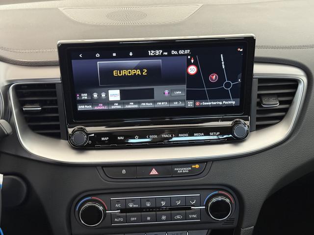 Kia XCEED Lunar Silver