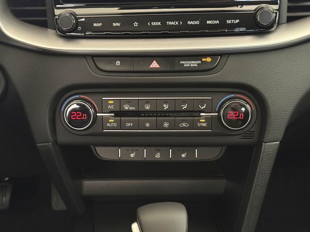 Kia XCEED Lunar Silver