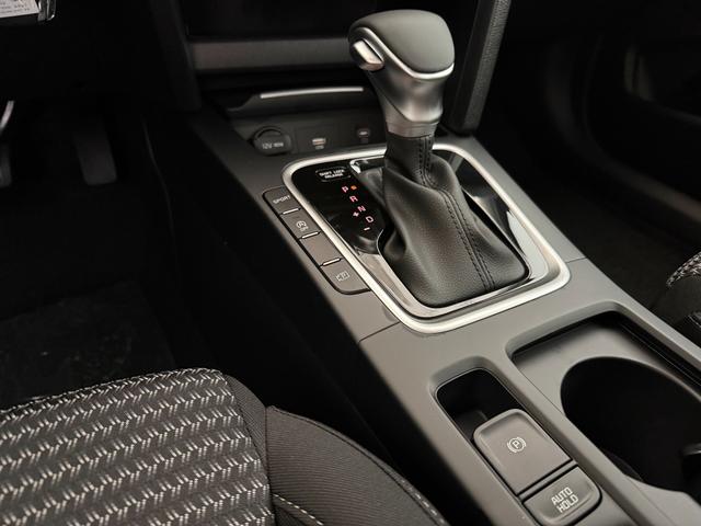 Kia XCEED Lunar Silver