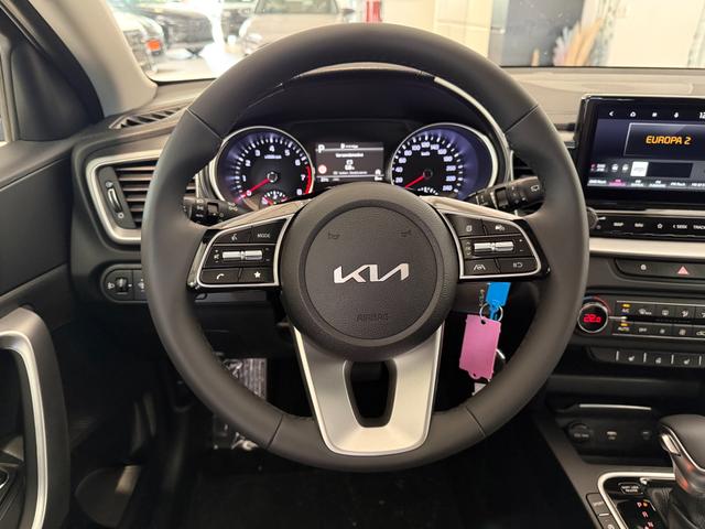Kia XCEED Lunar Silver