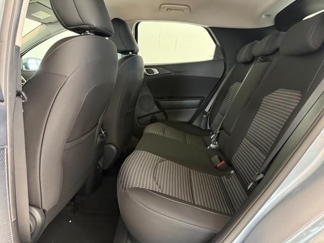Kia XCEED Lunar Silver
