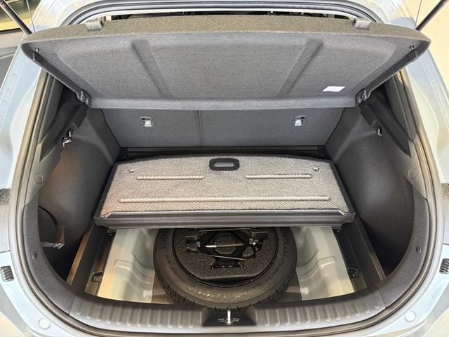 Kia XCEED Lunar Silver