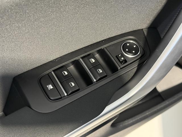 Kia XCEED Lunar Silver
