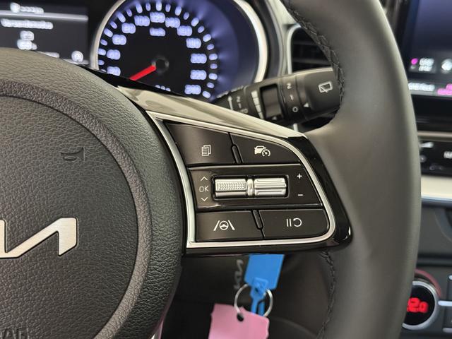 Kia XCEED Lunar Silver