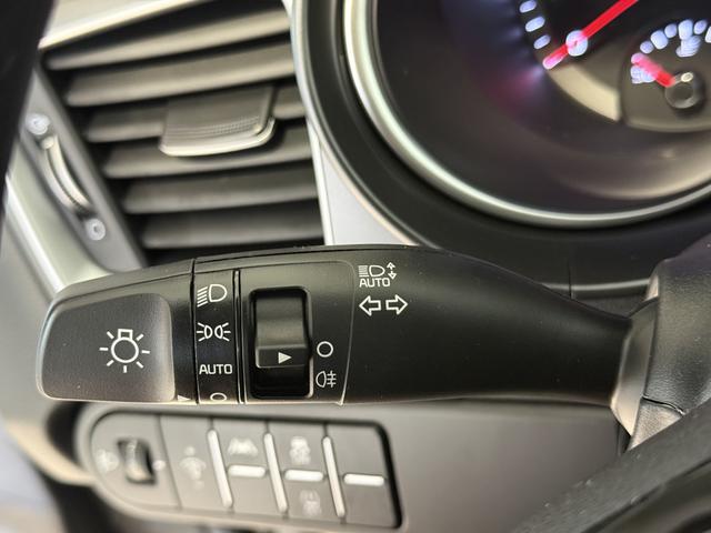 Kia XCEED Lunar Silver