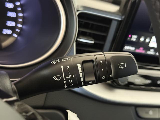 Kia XCEED Lunar Silver