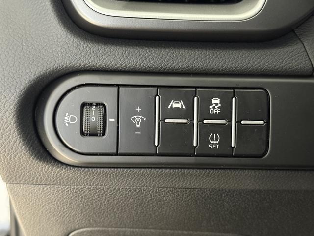 Kia XCEED Lunar Silver